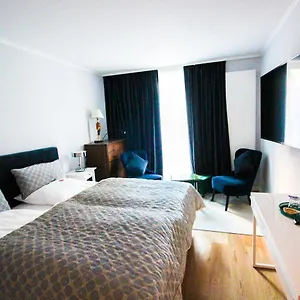 Kleine In 3* München